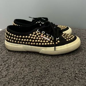Women’s sneakers
